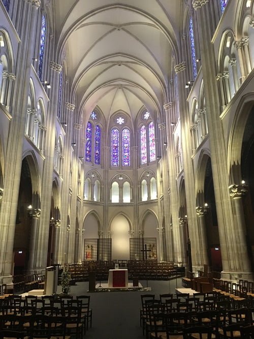 Vue intérieure de l'église Saint-Ignace de Paris