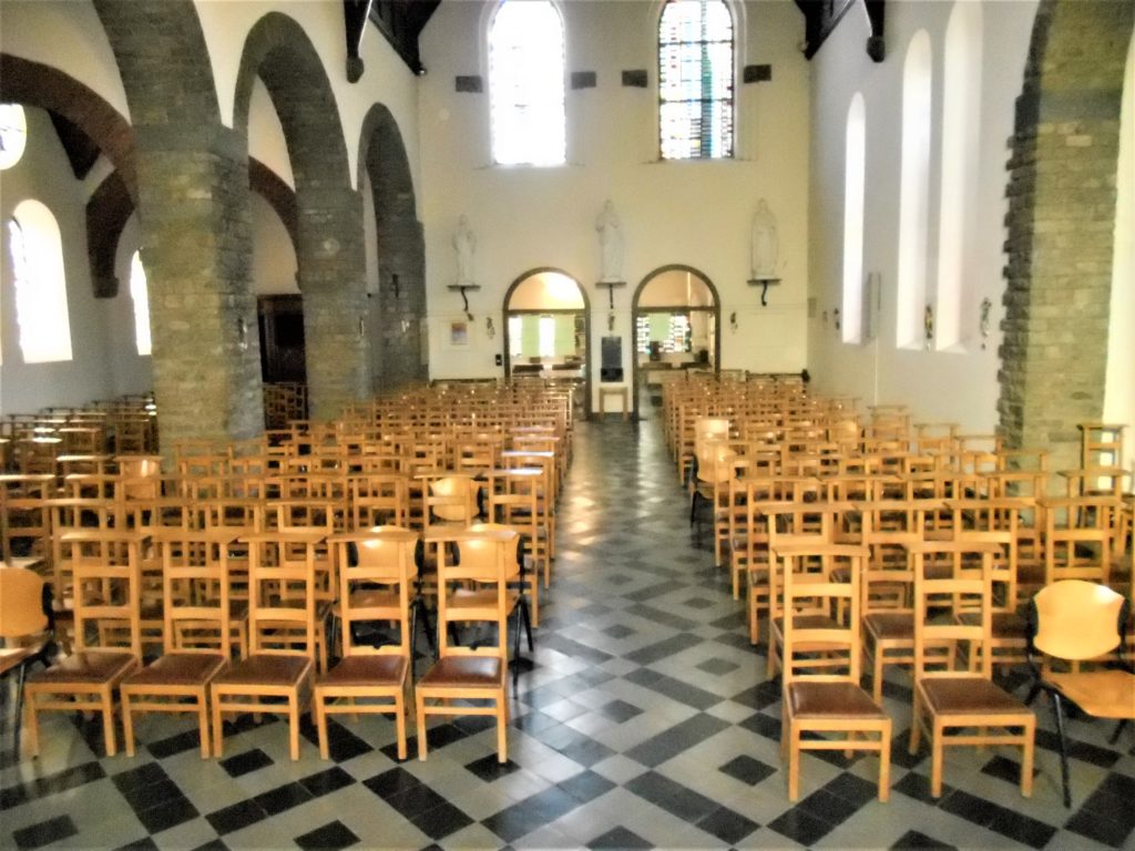 Vue intérieure église Mangombroux (© Thirion ; Sarlet, Nicolas)