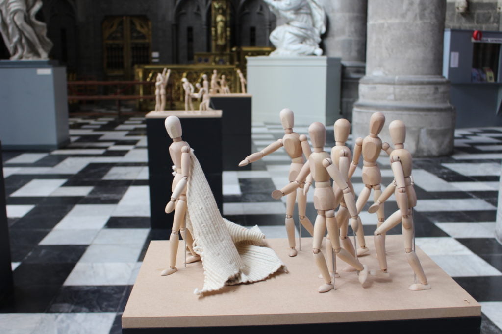 l'exposition "Passion. Sanctus lignis – Le Saint-Bois" dont l'installation et la méditation sont l'œuvre de Michel Teheux avec la collaboration de Philippe Roussel.