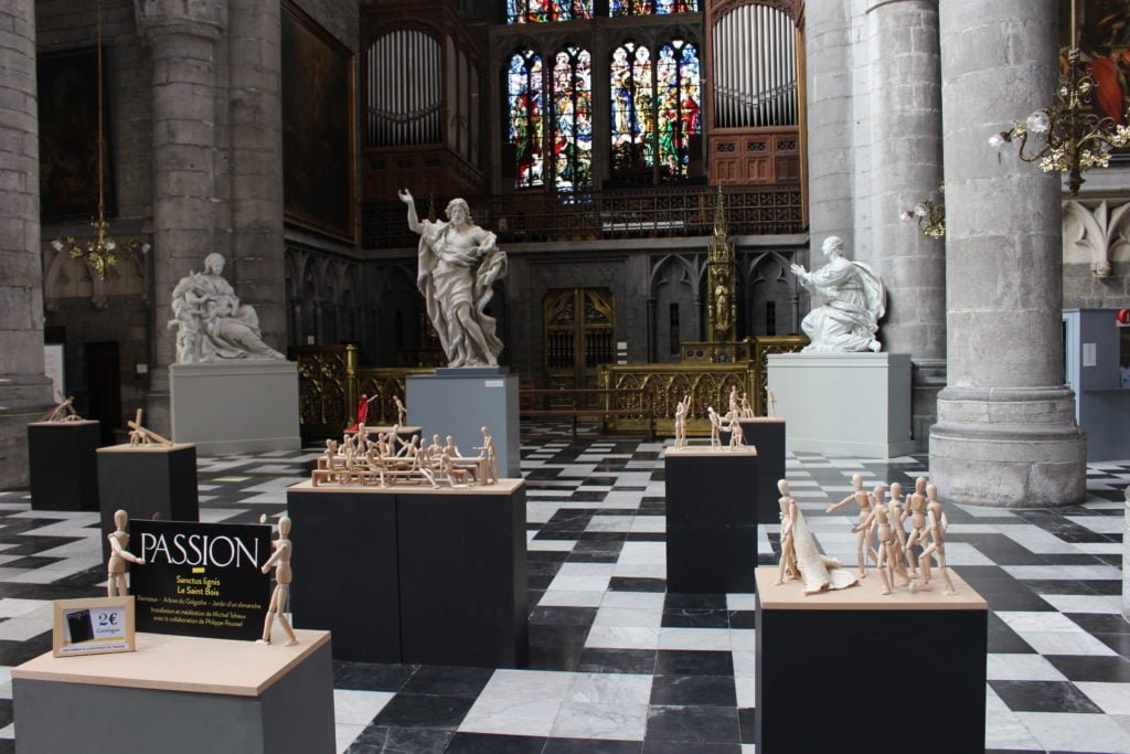 l'exposition "Passion. Sanctus lignis – Le Saint-Bois" dont l'installation et la méditation sont l'œuvre de Michel Teheux avec la collaboration de Philippe Roussel.